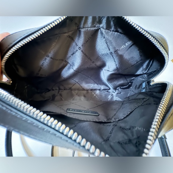 Michael Kors Jet Set Travel Chain Crossbody Bag Graphic Logo Black Silver - Picture 8 of 12